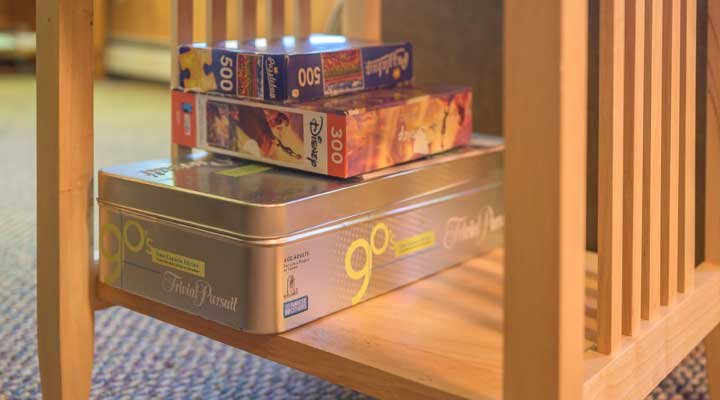 Game and puzzle on end table